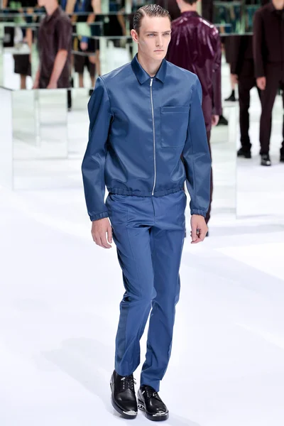 Look 37